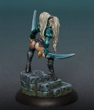 Reaper Bones USA: Caryth, Female Dark Elf (30229) - Unpainted