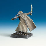 Reaper Bones USA: Tharnyx Shadeborn, Elf Rogue (30244) - Unpainted